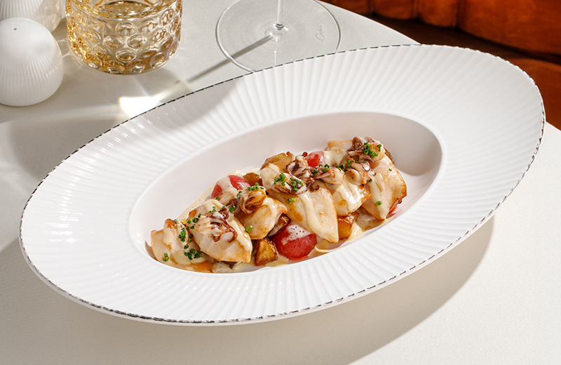 Кальмары лолиго с молодым картофелем