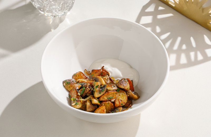 Доставка на дом картофель с сезонными грибами и сметаной