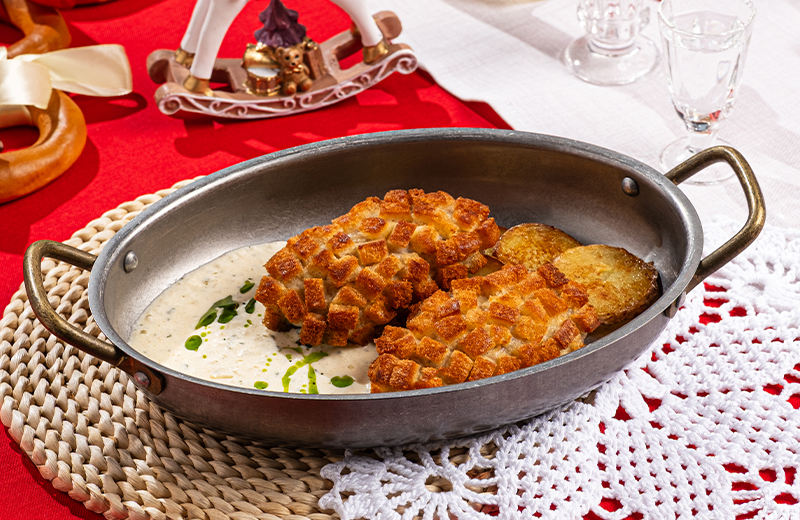 Доставка пожарская котлета с картофелем и сметанным соусом