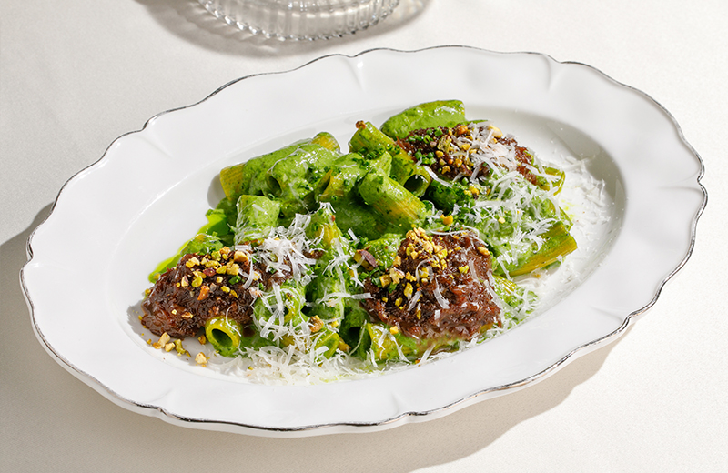 Заказ паста ригатони с говяжьими щёчками и песто из фисташек