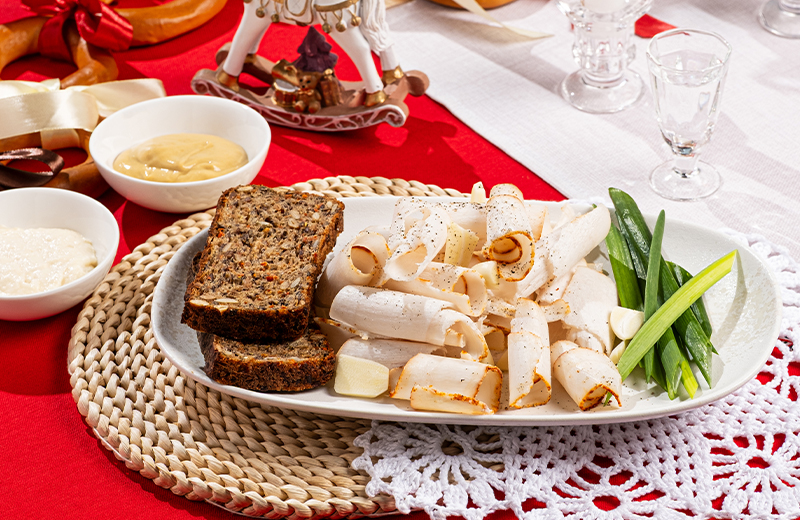 Заказать на дом копчёное сало с чесноком и зелёным луком