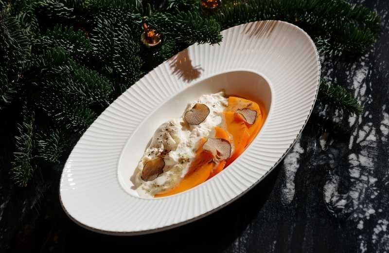 Заказ сливочная буррата с хурмой и трюфелем